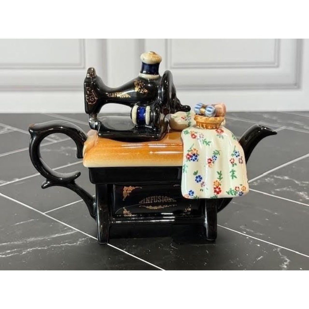 Vintage Cardew Design Mini "Infusion" Sewing Machine Teapot Porcelain England